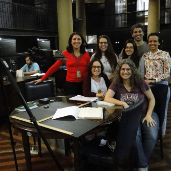 Na fotografia, a equipe da UFRJ e as técnicas da Divisão de Manuscritos, Luciane Simões Medeiros, Ana Lúcia Merege e Daniele de Almeida Simas.