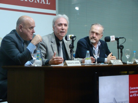 Da esquerda para a direita, Renato Lessa, Antonio Carlos Secchin e Ricardo Cravo Albin.