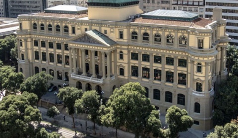 Fachada da Biblioteca Nacional após conclusão das obras de restauração.