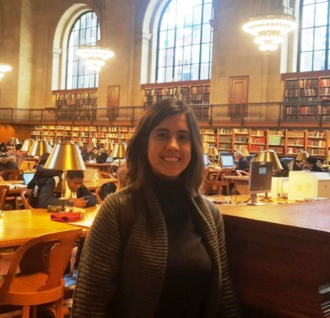 Ana Carolina Carvalho de Almeida Nascimento, pesquisadora e bolsista do Programa de Apoio à Pesquisa da Biblioteca Nacional.