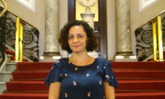 Letícia dos Santos Ferreira, bolsista do Programa de Apoio à Pesquisa da Biblioteca Nacional.