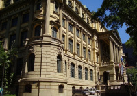 Exterior view of the facade of the National Library from Avenida Rio Branco.
